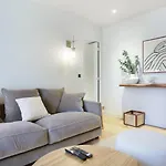 Residence In The Center Of Paris By Studio Prestige