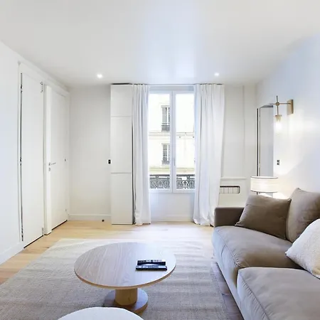 In The Center Of By Prestige Appartamento Parigi