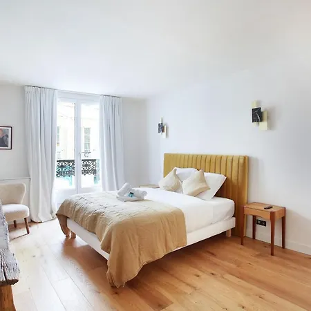 Appartamento In The Center Of By Prestige Parigi