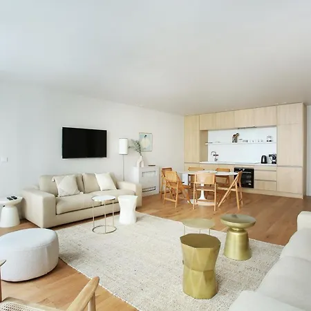Appartamento In The Center Of By Prestige Parigi