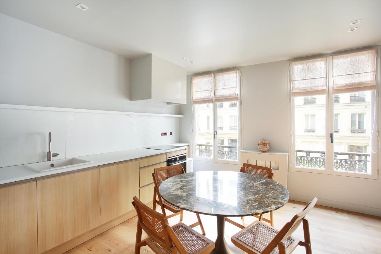 Appartamento In The Center Of By Prestige Parigi